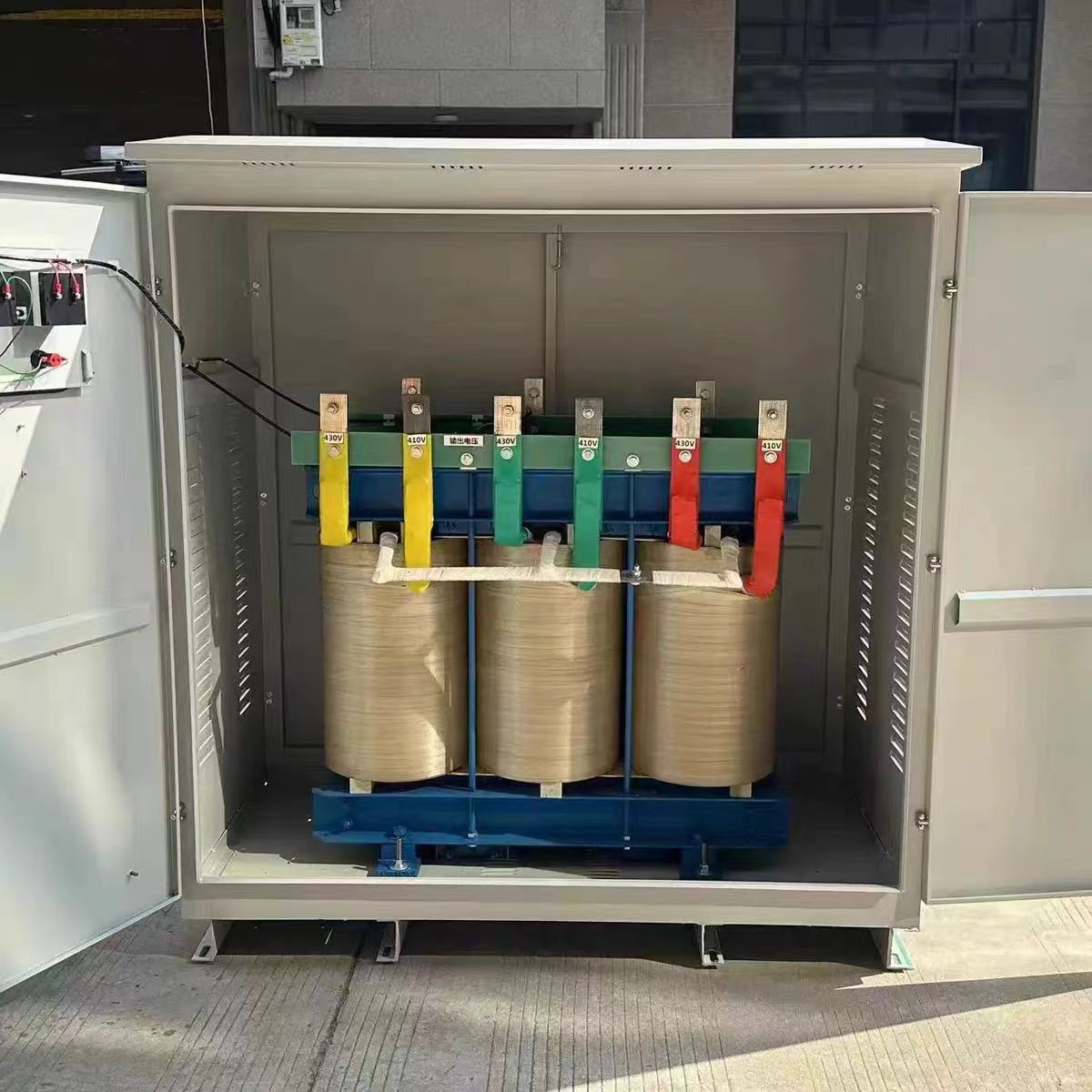 輸入三相690V,輸出三相400V(400kva) 輸入三相690V,輸出三相400V(400kva)